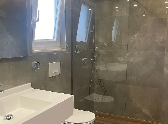 Hotel Rean Golem (Tirana)